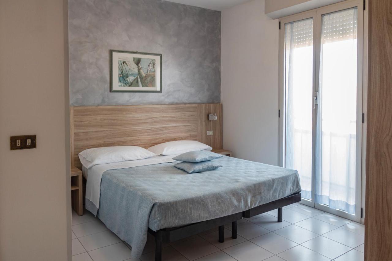 Hotel Boston Cesenatico Exterior photo