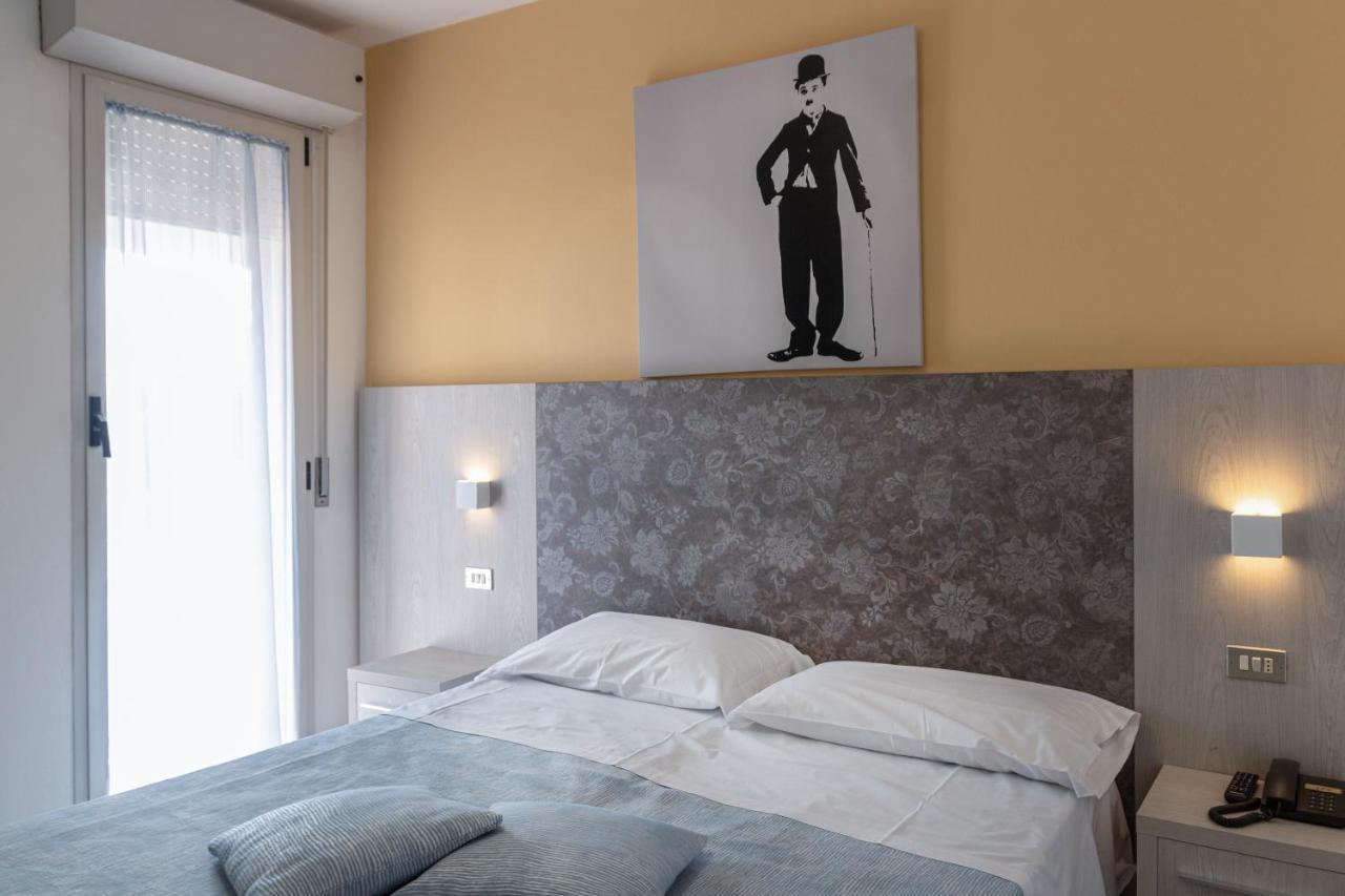 Hotel Boston Cesenatico Exterior photo