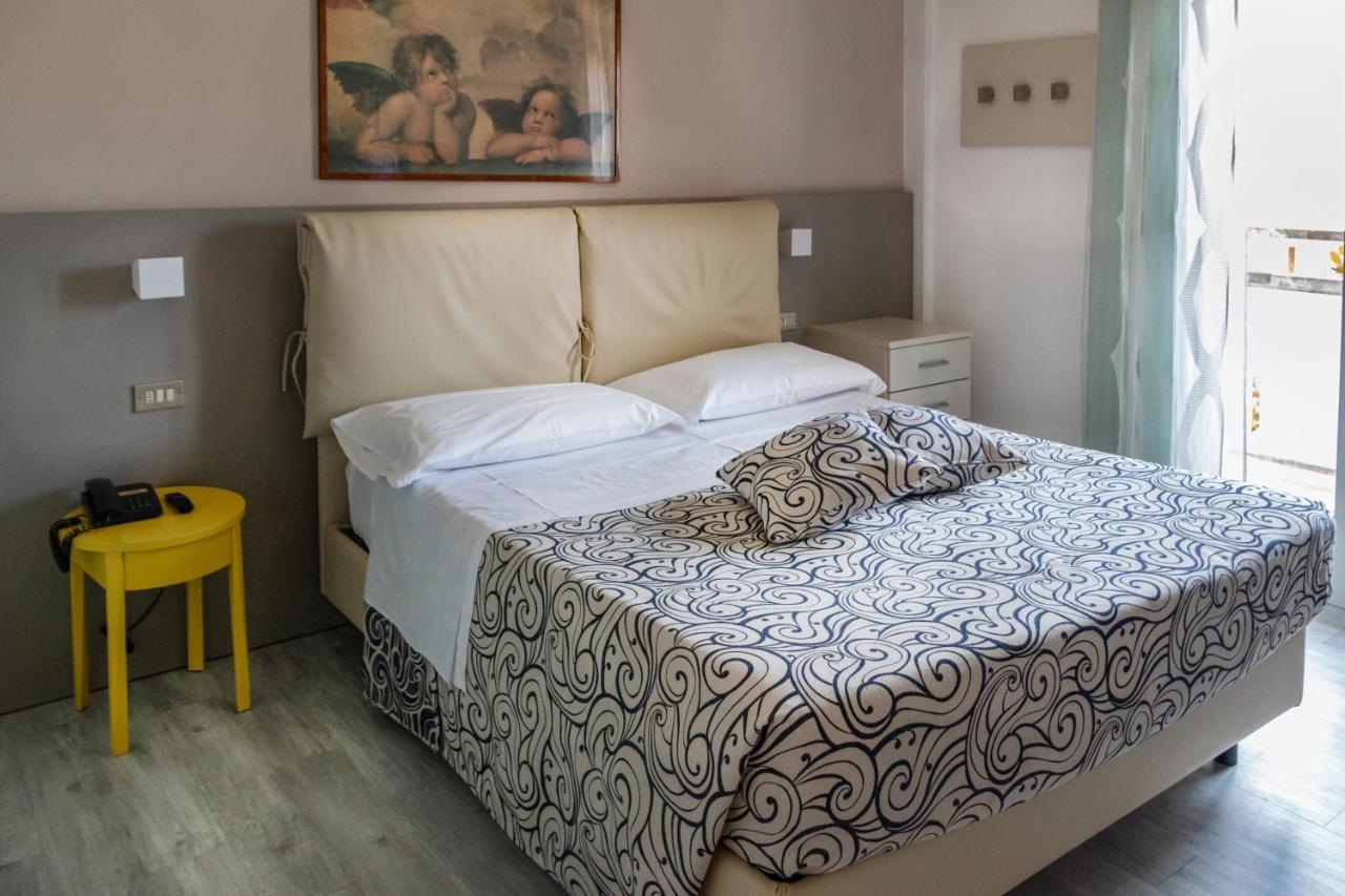 Hotel Boston Cesenatico Exterior photo